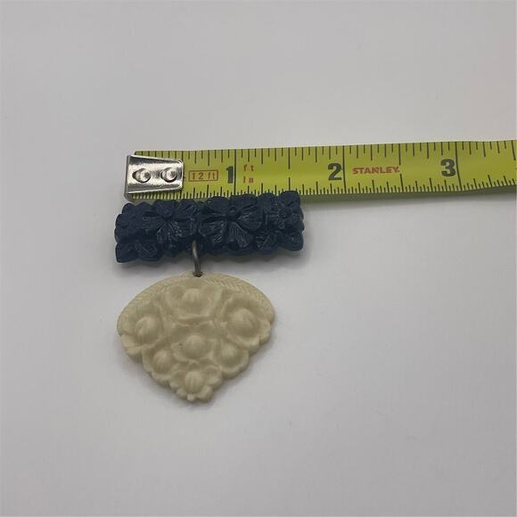 Vintage 1930s Carved Celluloid Floral Brooch Blue and white dangle pin - Picture 6 of 6
